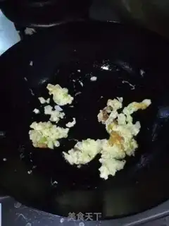 Make Round cabbage fried eggs step 2