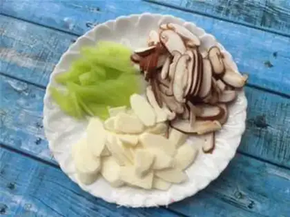 Make The mushrooms step 1