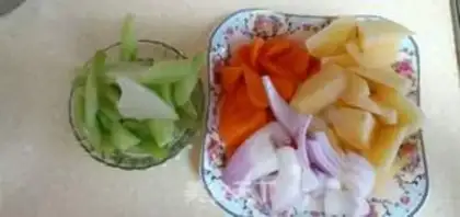 Make Three-juice chicken wings step 0