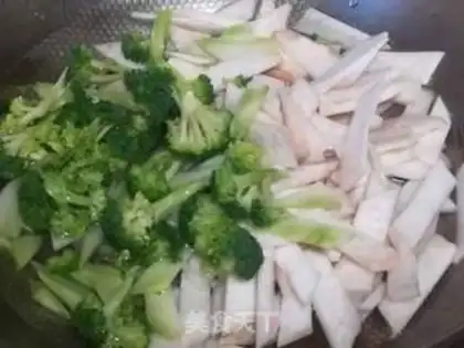 Make Chicken pecs, broccoli step 4