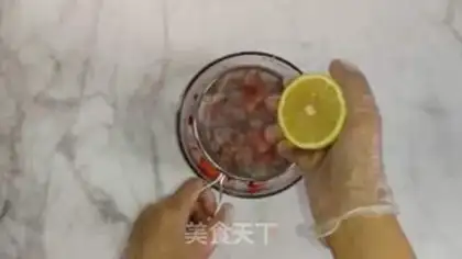 Make Strawberry sauce step 3