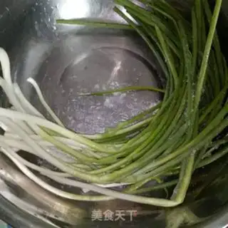 Make Onion pickles step 1