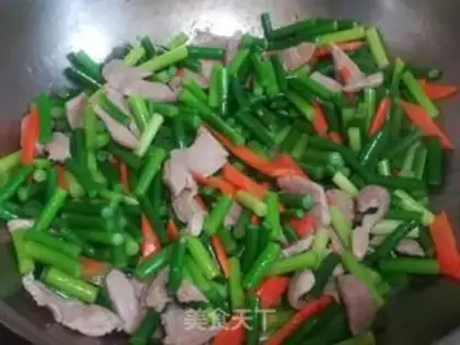 Make Meatloaf and garlic step 6