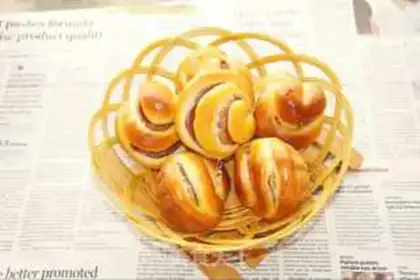 Make Favorite buns step 12