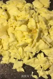 Make Tomato egg noodles step 1