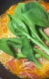 Make Tomato egg noodles step 6