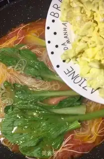 Make Tomato egg noodles step 7