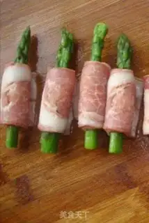 Make Fried bacon rolls step 5