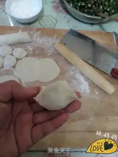 Make Three shrimp dumplings step 8