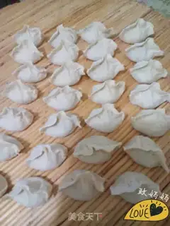 Make Three shrimp dumplings step 9