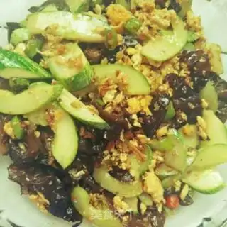 Make cucumber-mucked eggs step 9