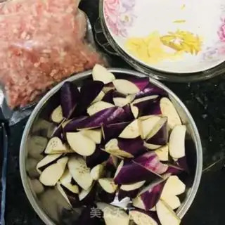 Make Meat and eggplant step 0