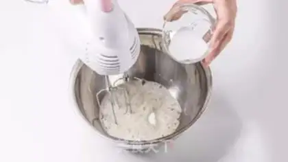 Make Crunch chocolate marshmallows step 3