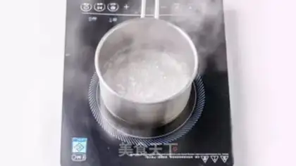 Make Crunch chocolate marshmallows step 5