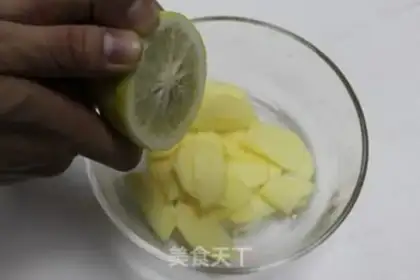 Make An apple tower with four layers of taste step 10