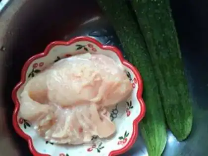 Make Chicken silk cucumber step 0