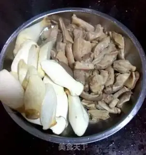 Make Pig belly chicken soup step 3