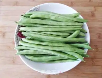Make The garlic dry beans step 0