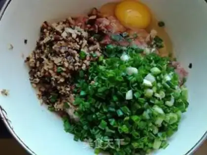 Make Big meat bun step 0