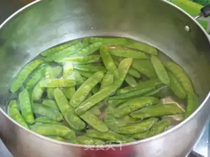 Make Bean sprouts and Dutch beans step 1