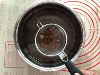 Make Red tea, red sugar, pearl milk step 2