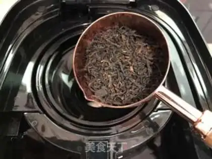 Make Red tea, red sugar, pearl milk step 5