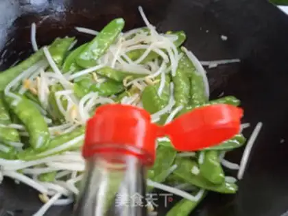 Make Bean sprouts and Dutch beans step 8