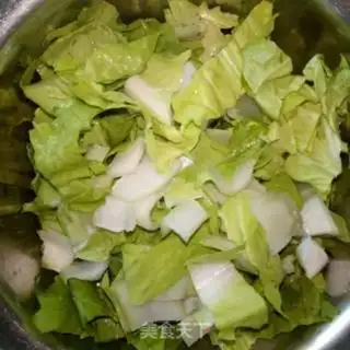 Make Tomato quick egg soup step 1