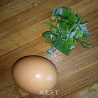 Make Tomato quick egg soup step 2