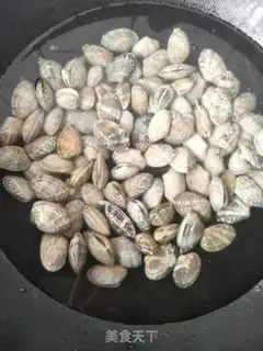 Make Garlic manicure step 1