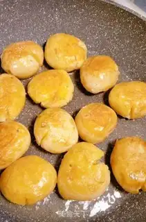 Make Spicy little potatoes step 5