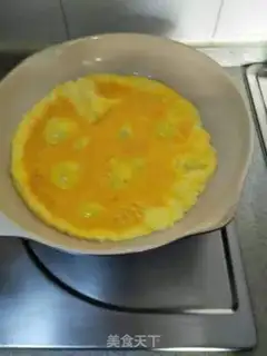 Make Potato pepper fried eggs step 2