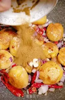 Make Spicy little potatoes step 8