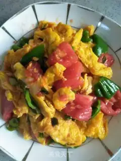 Make Potato pepper fried eggs step 8