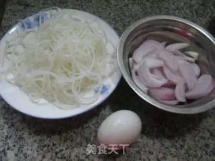 Make Duck egg onion fried rice powder step 0