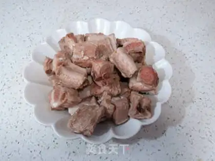Make Suck on the plum sauce ribs step 1