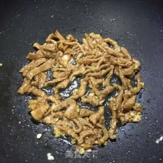 Make The cabbage is fried meat step 5