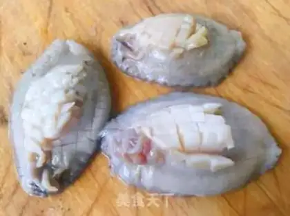 Make Abalone steamed eggs step 1