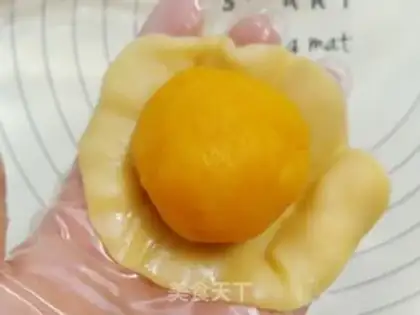 Make Gold and milk moon cakes step 12