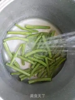 Make Bean-fruit fried potato chips step 0
