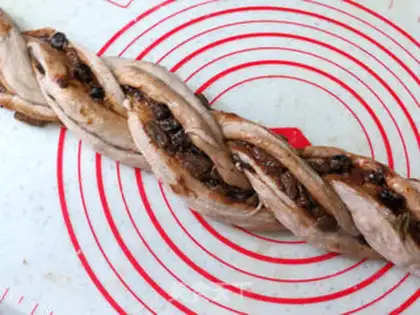 Make Cinnamon and black bread step 13
