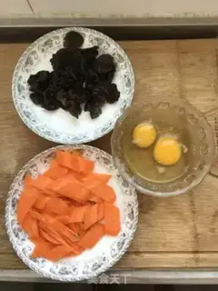 Make Carrot, wood, eggs step 0