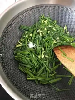 Make Fried eggs with moss step 7