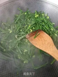 Make Fried eggs with moss step 9