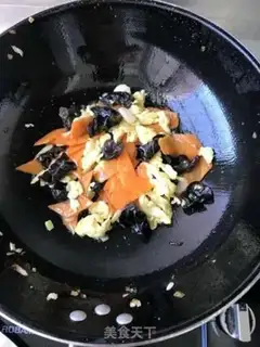 Make Carrot, wood, eggs step 5