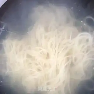 Make Mushroom meat noodles step 1