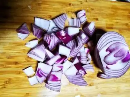 Make Onion-head fried eggs step 0