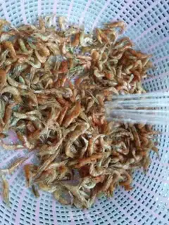 Make Chili fried shrimp step 0