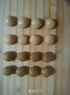 Make The egg yolk mooncake step 1