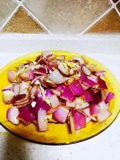 Make Onion-head fried eggs step 3